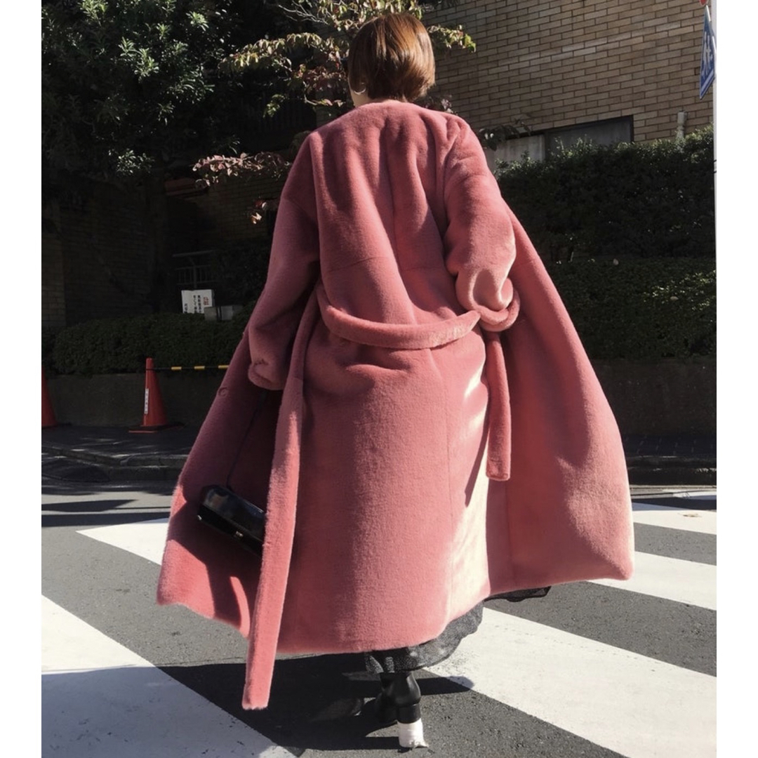 Ameri VINTAGE(アメリヴィンテージ)のAmeri VINTAGE 2WAY SOFT BOA LONG COAT レディースのジャケット/アウター(毛皮/ファーコート)の商品写真