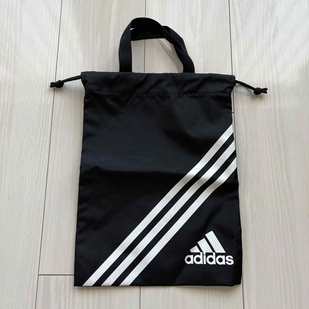 adidas(アディダス)のadidas シューズバック キッズ/ベビー/マタニティのこども用バッグ(シューズバッグ)の商品写真