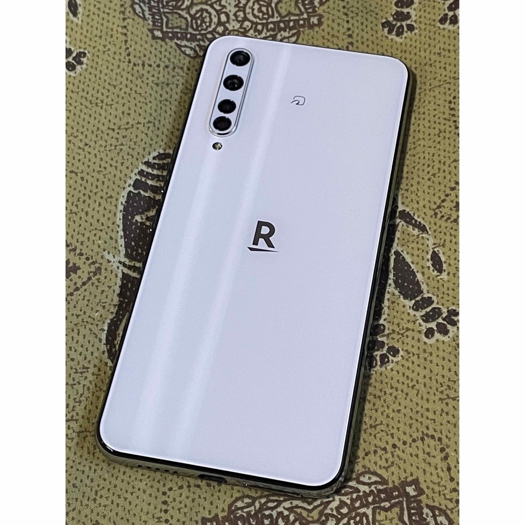 Rakuten BIG ホワイト⭐️ 128GB ZR01 スマホ本体 割れ