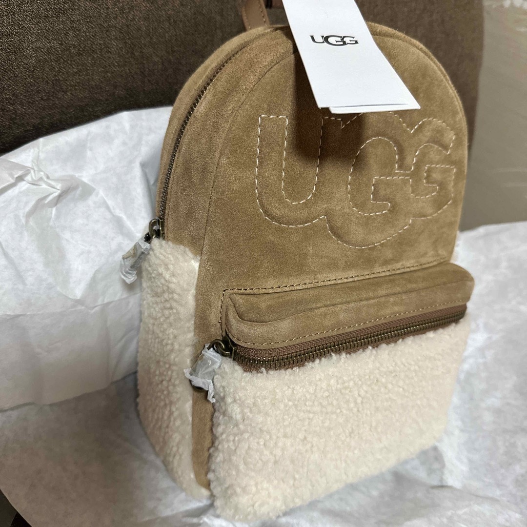 新品未使用　UGG　リュック　キャメル　モコモコ