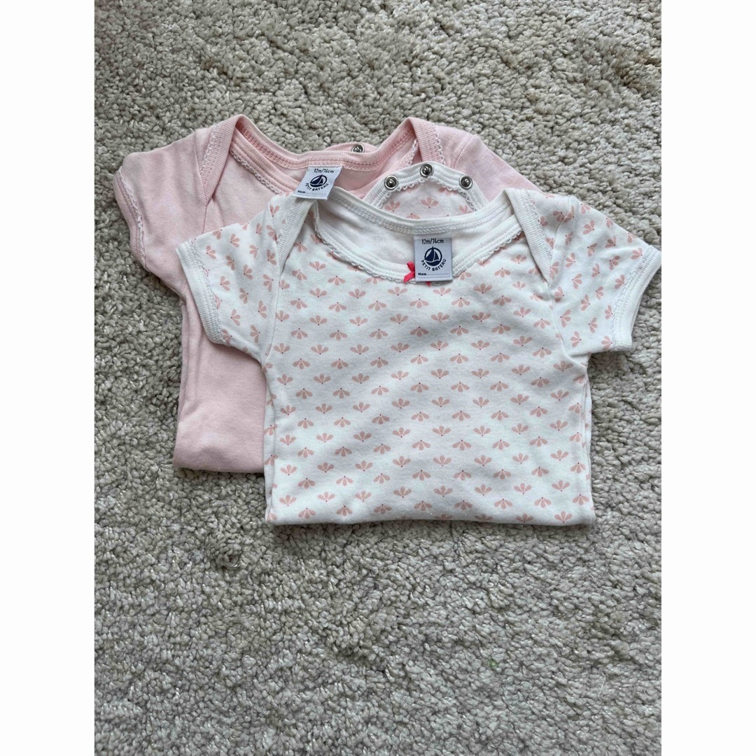 PETIT BATEAU(プチバトー)のプチバトー　半袖ロンパース2枚セット　12m 74cm キッズ/ベビー/マタニティのベビー服(~85cm)(ロンパース)の商品写真