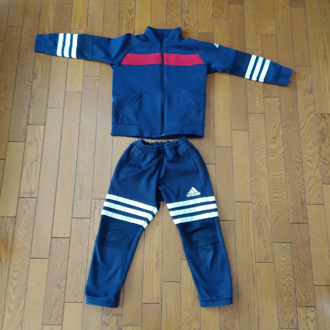 adidas(アディダス)のadidas　ジャージ　120cm キッズ/ベビー/マタニティのキッズ服男の子用(90cm~)(パンツ/スパッツ)の商品写真