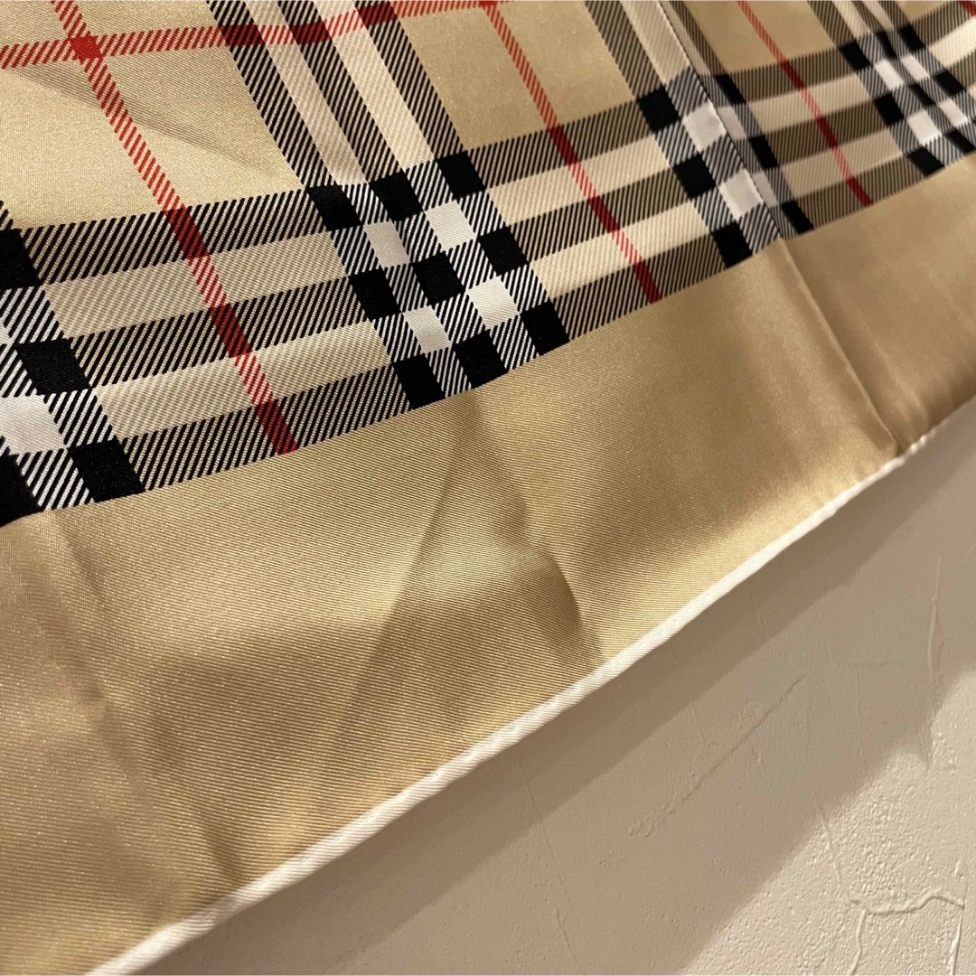 BURBERRY(バーバリー)のum様専用　バーバリーズ　ノバチェック　ヴィンテージ　大判スカーフ　 レディースのファッション小物(バンダナ/スカーフ)の商品写真