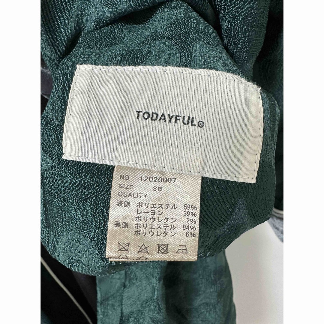 TODAYFUL(トゥデイフル)のTODAYFUL  Satin Jacquard Gown レディースのジャケット/アウター(ガウンコート)の商品写真