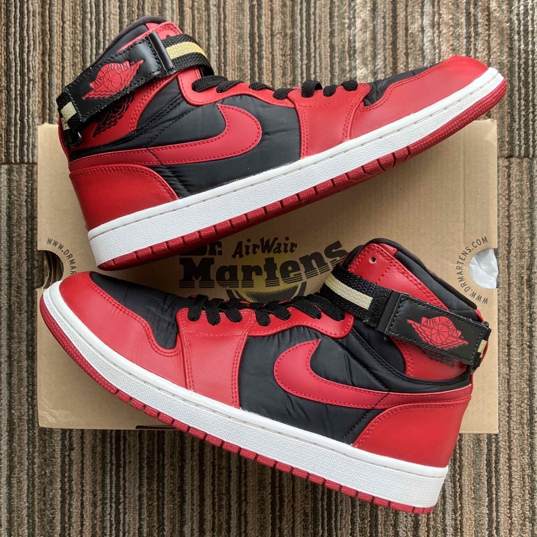 NIKE(ナイキ)の【中古】Air Jordan 1 Retro High Strap BRED メンズの靴/シューズ(スニーカー)の商品写真