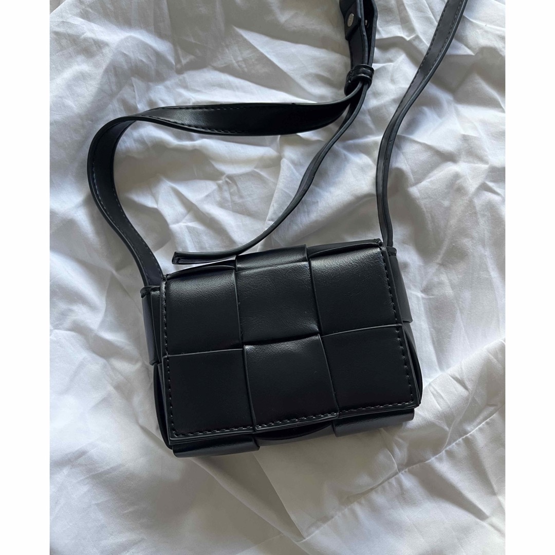 ZARA ミニバッグ　新品　（shin様専用） レディースのバッグ(ショルダーバッグ)の商品写真