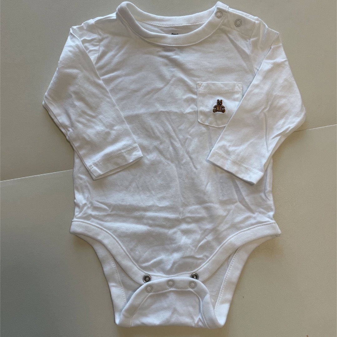 babyGAP(ベビーギャップ)のロンパース　白　GAP キッズ/ベビー/マタニティのベビー服(~85cm)(ロンパース)の商品写真