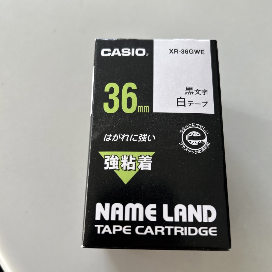 CASIO(カシオ)のCASIO  ネームランドテープ XR-36GWE 36mm インテリア/住まい/日用品のオフィス用品(OA機器)の商品写真