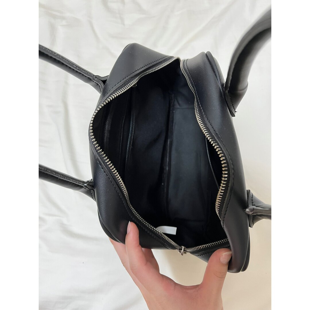ブラック　ハンドバック レディースのバッグ(ハンドバッグ)の商品写真