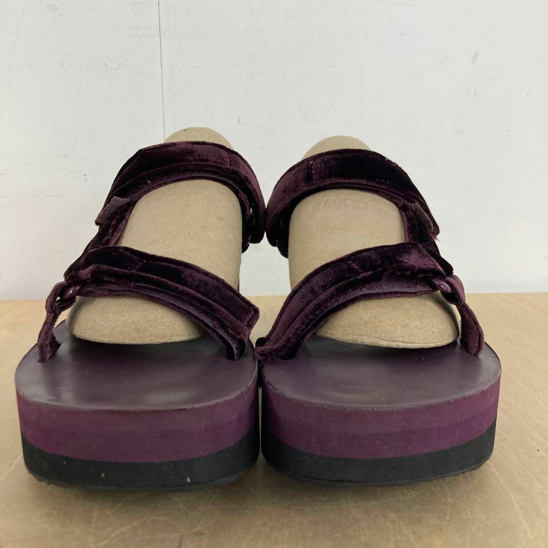 Teva(テバ)のTeva FLATFOM VELVET 22.0cm レディースの靴/シューズ(サンダル)の商品写真