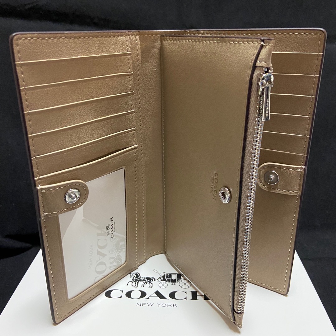 COACH(コーチ)のギフト⭕️ コーチ スリムで大容量！本革ラベンダー色 二つ折 長財布 レディースのファッション小物(財布)の商品写真