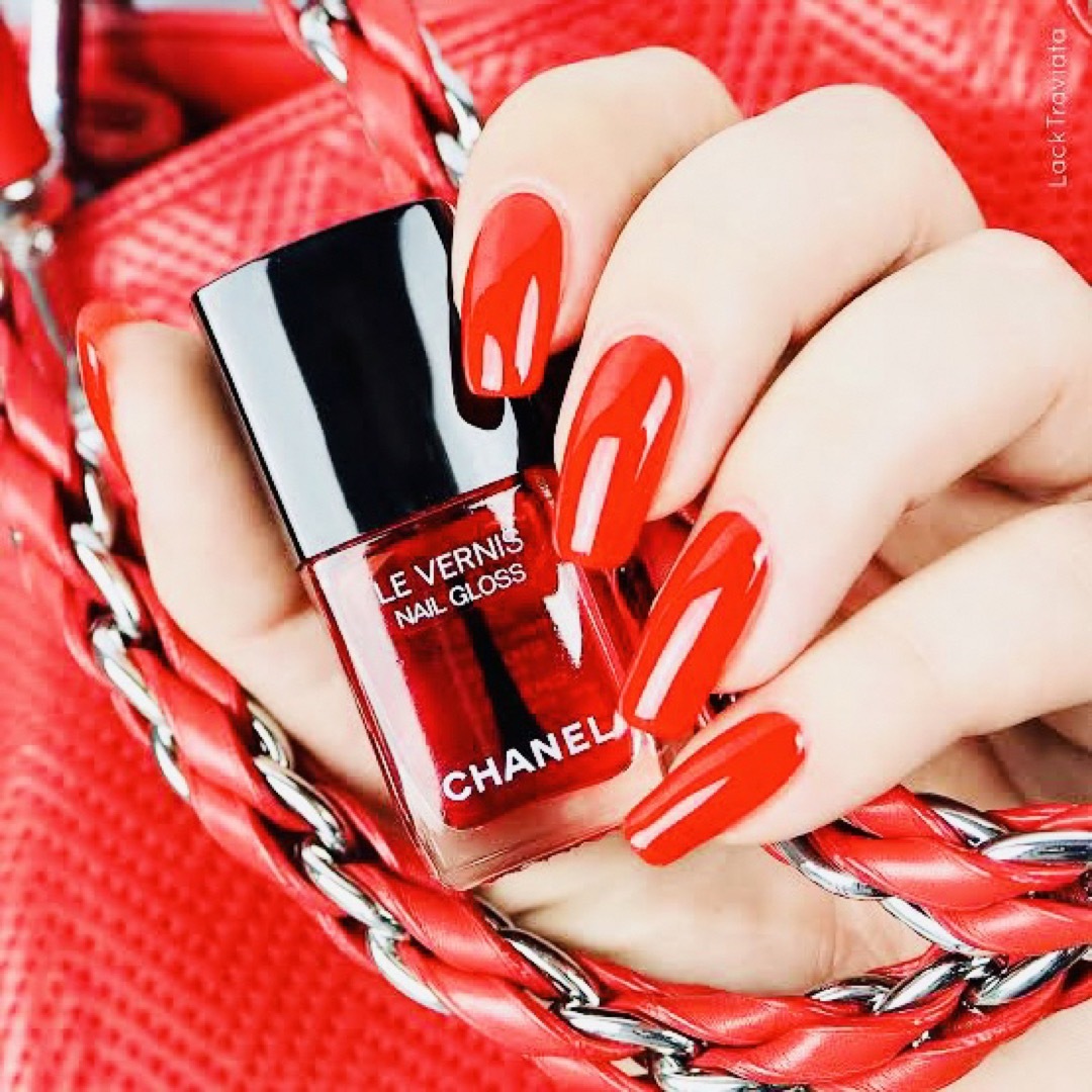 CHANEL シャネル ヴェルニ グロス530Rouge radical ネイル