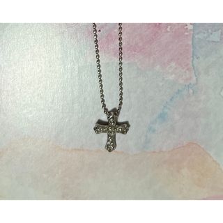 ジュエリーツツミ(JEWELRY TSUTSUMI)のジュエリーツツミ　WGダイヤモンドプチネックレス　K14 クロス　ダイヤ(ネックレス)