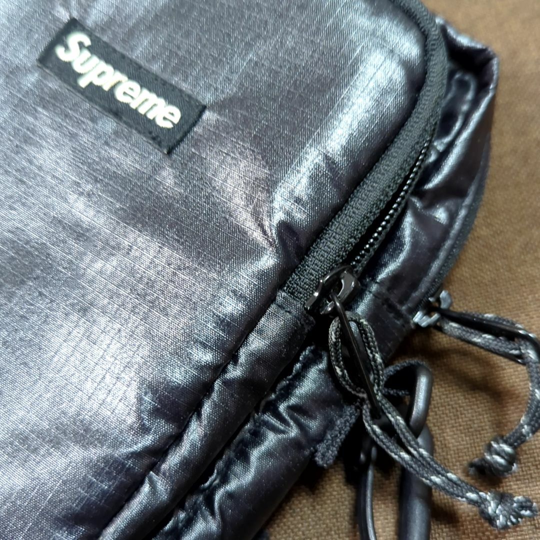 Supreme(シュプリーム)のSupreme 17FW Shoulder Bag メンズのバッグ(ショルダーバッグ)の商品写真