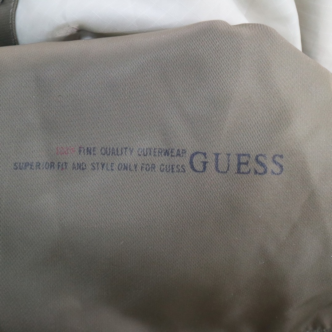 GUESS(ゲス)のGuess ゲス ダウンコート 防寒  防風  ミリタリー 防寒 ウィンターウェア オリーブ (メンズ L) 中古 古着 N8993 メンズのジャケット/アウター(トレンチコート)の商品写真