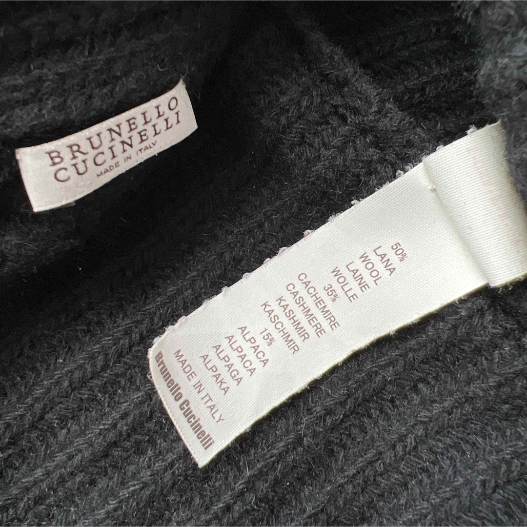 BRUNELLO CUCINELLI(ブルネロクチネリ)の美品　ブルネロクチネリ　カシミヤ　ニット　マーメイド　ワンピース　コート レディースのトップス(カーディガン)の商品写真