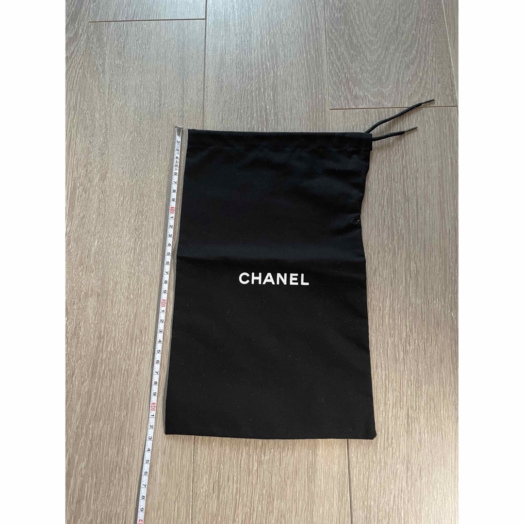 CHANEL(シャネル)の②シャネルCHANEL黒色　巾着袋　新品♪ レディースのファッション小物(ポーチ)の商品写真