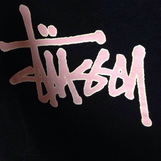 STUSSY(ステューシー)のSTUSSY♡ピンクロゴパーカー レディースのトップス(パーカー)の商品写真