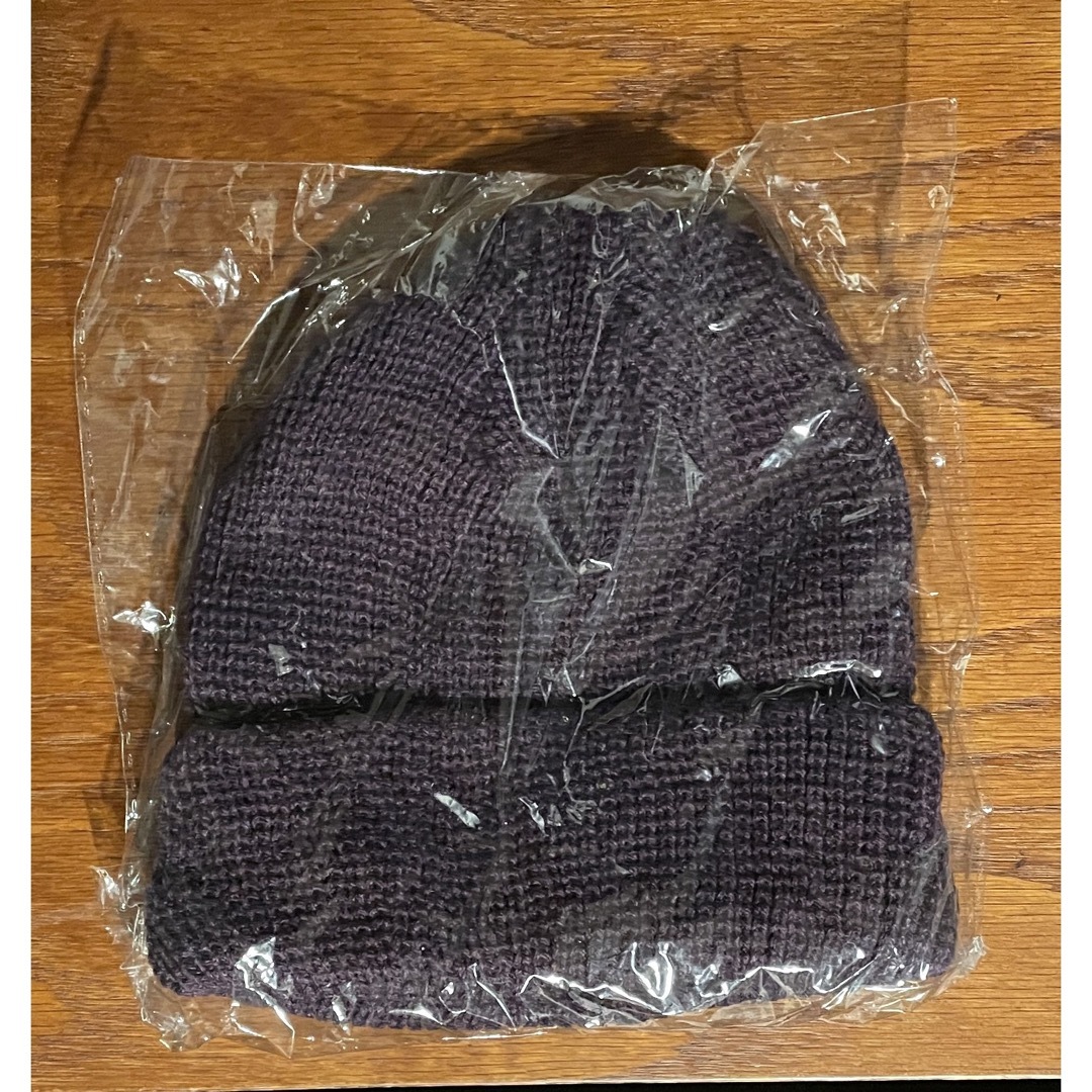 ２ ニット帽  浅め ワッチキャップ メンズ レディース  紫 無地 トレンド レディースの帽子(ニット帽/ビーニー)の商品写真