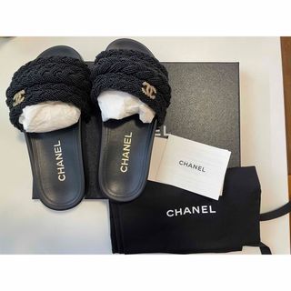 シャネル(CHANEL)のシャネル　サンダル　ビーズ　ブラック　ワンポイント　美品(サンダル)