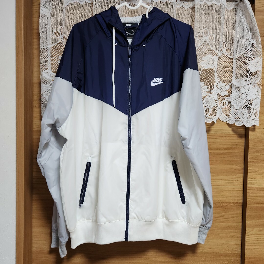 NIKE　フード付きアウター　Ｌサイズ