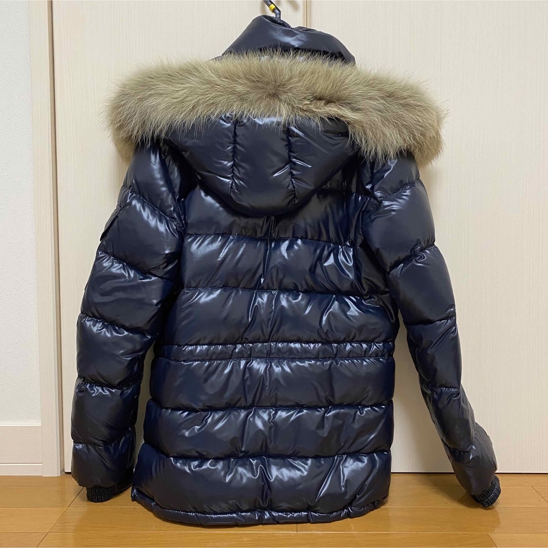 MONCLER(モンクレール)のモンクレール　ダウン　フード付き　ネイビー　メンズ　レディース　0  メンズのジャケット/アウター(ダウンジャケット)の商品写真