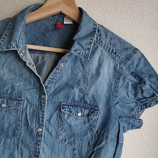 エイチアンドエム(H&M)の古着　H&M DIVIDED　パフスリーブ　コットンシャツ　size38(シャツ/ブラウス(半袖/袖なし))