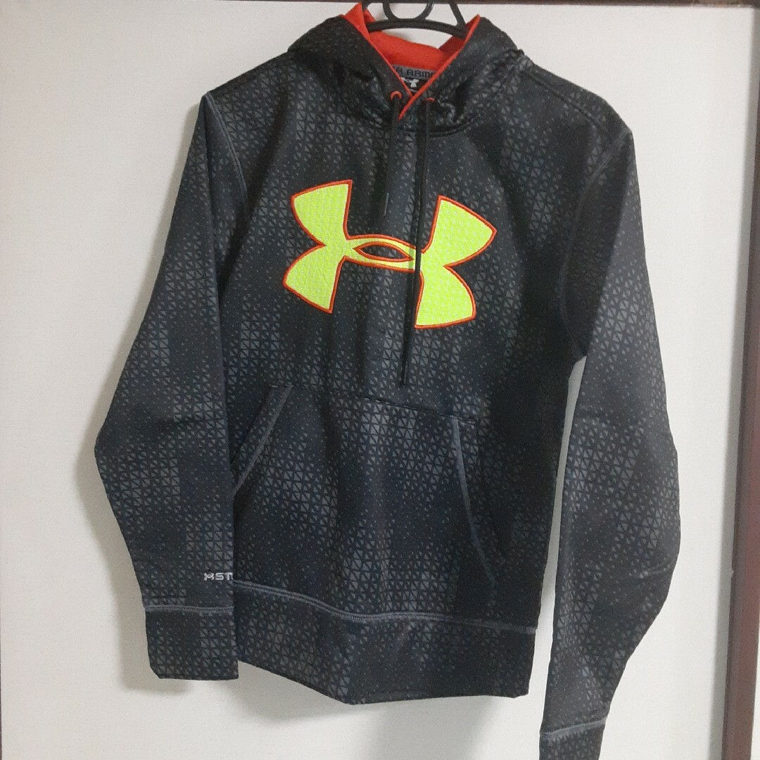 UNDER ARMOUR(アンダーアーマー)のアンダーアーマー　パーカー　裏起毛　ブラック メンズのトップス(パーカー)の商品写真