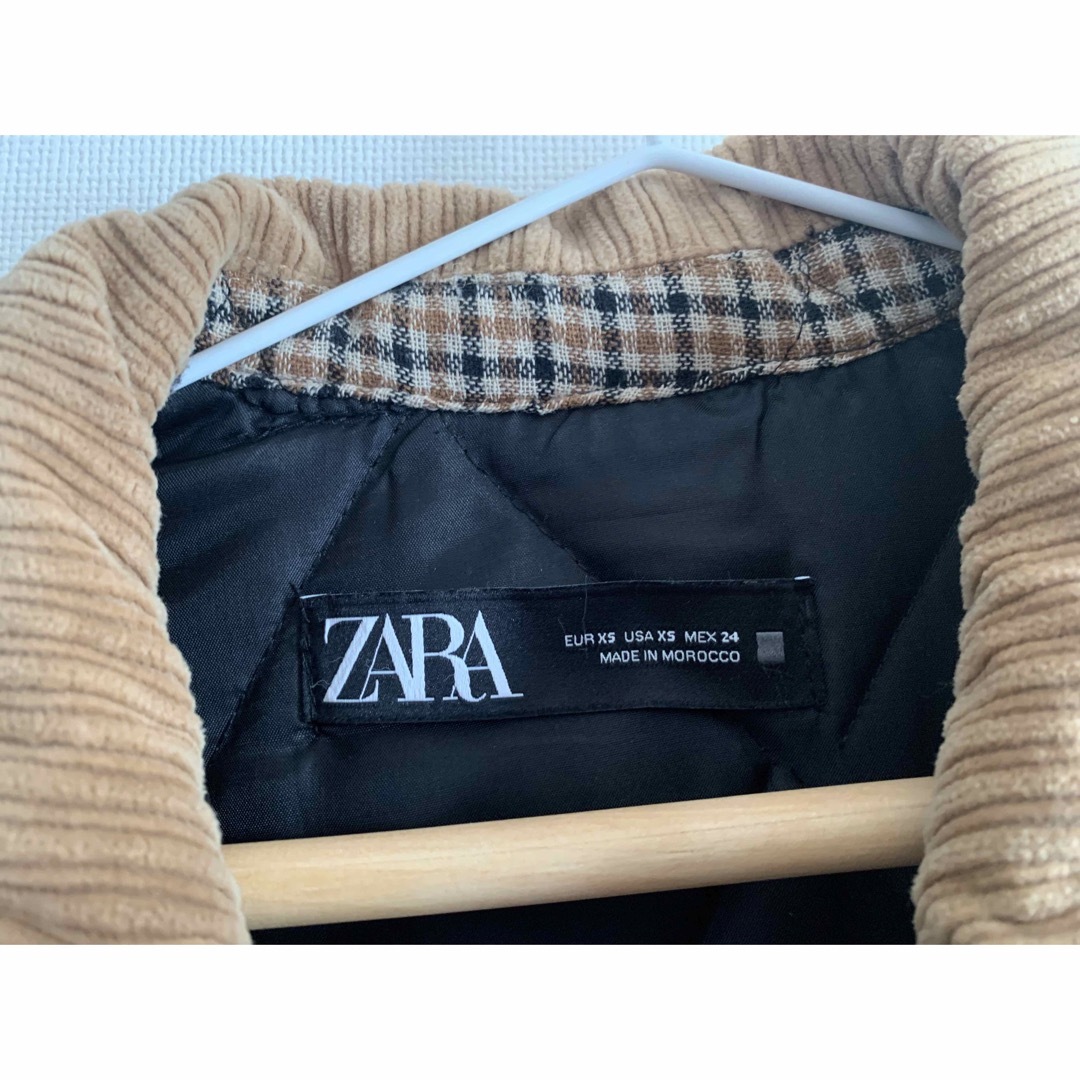 ZARA(ザラ)の再お値下げ中　ZARA アウター　キルティング　チェック　ベージュ　ブラウン レディースのジャケット/アウター(ブルゾン)の商品写真