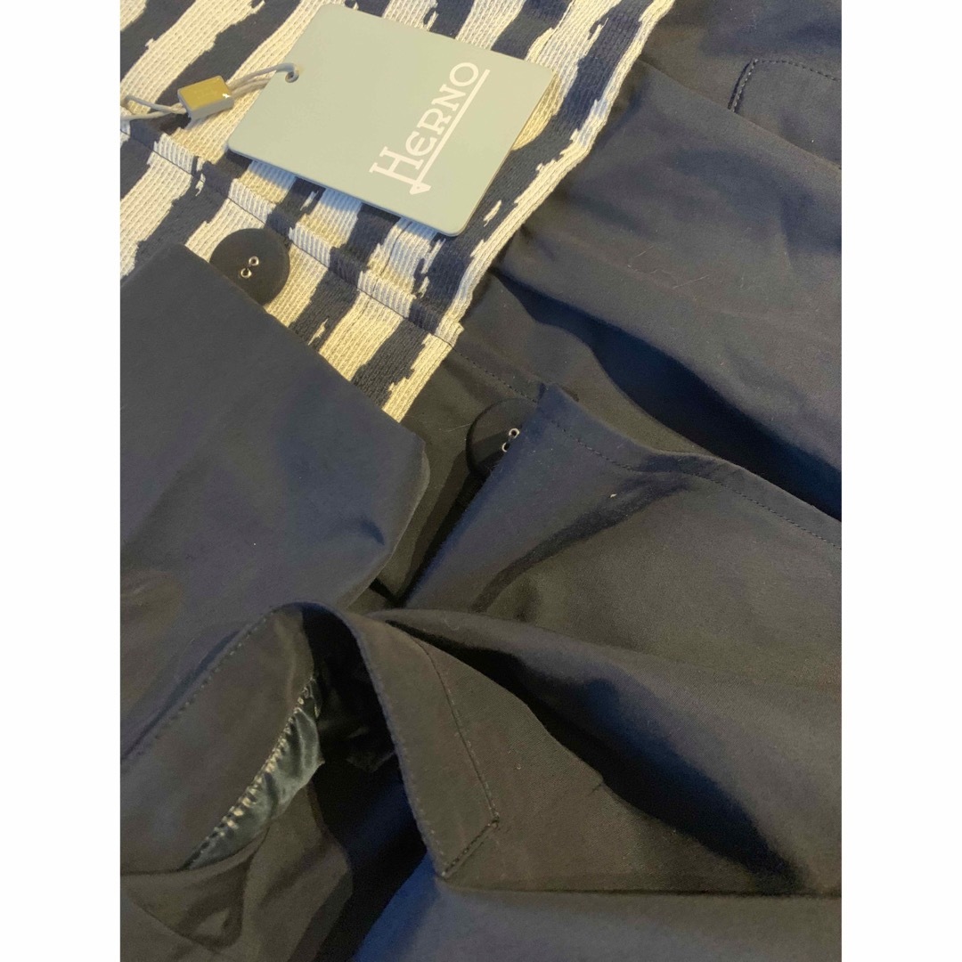 HERNO(ヘルノ)の専用　新品 HERNO 12A トレンチ　ライトコート レディースのジャケット/アウター(トレンチコート)の商品写真