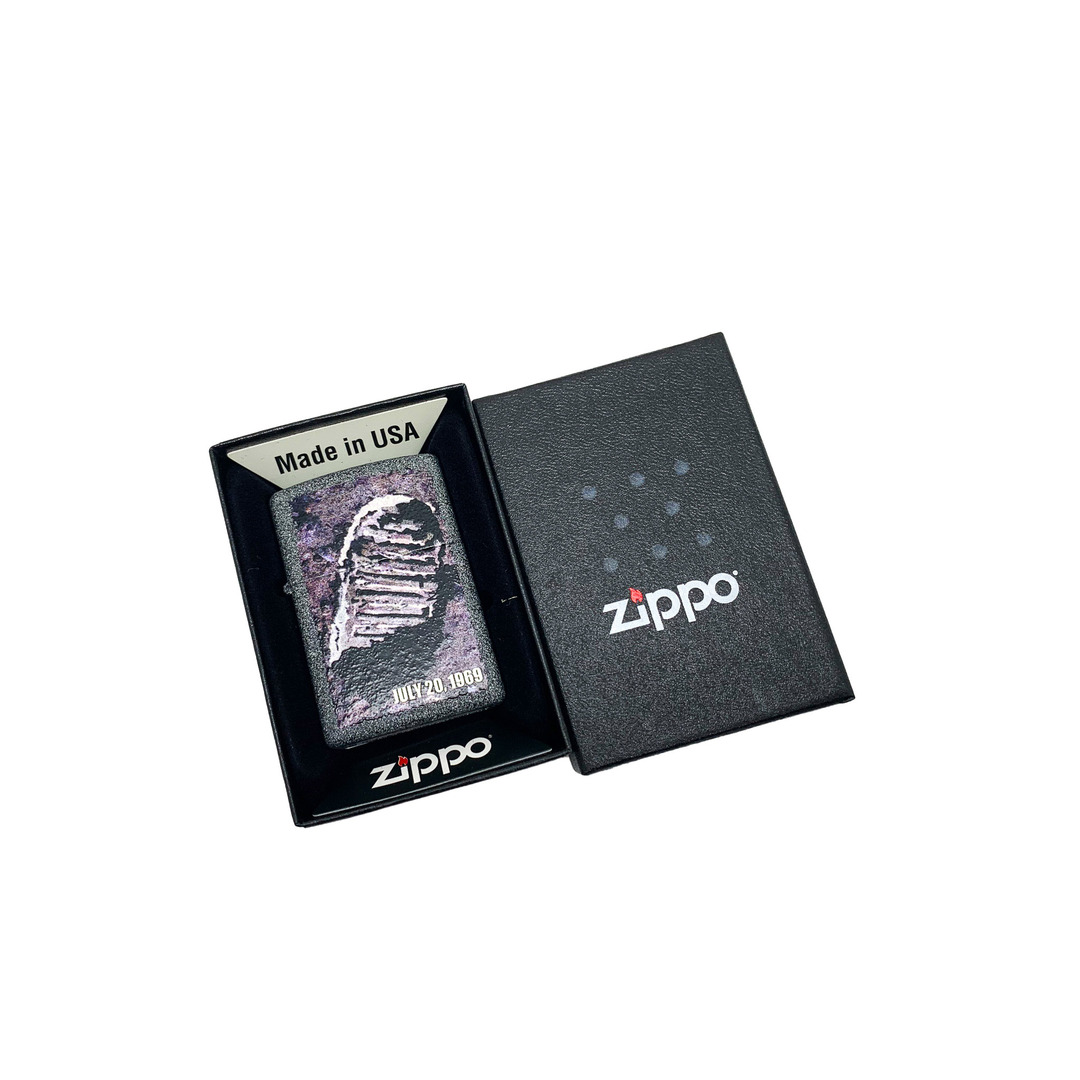 ZIPPO(ジッポー)のZIPPO ジッポ アポロ11号 JULY 20,1969 ライター 箱付き 2014年※ポスト投稿でのご発送になります。 エンタメ/ホビーのコレクション(その他)の商品写真