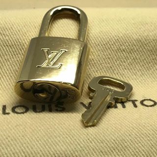ヴィトン(LOUIS VUITTON) キーホルダー(レディース)の通販 3,000点以上