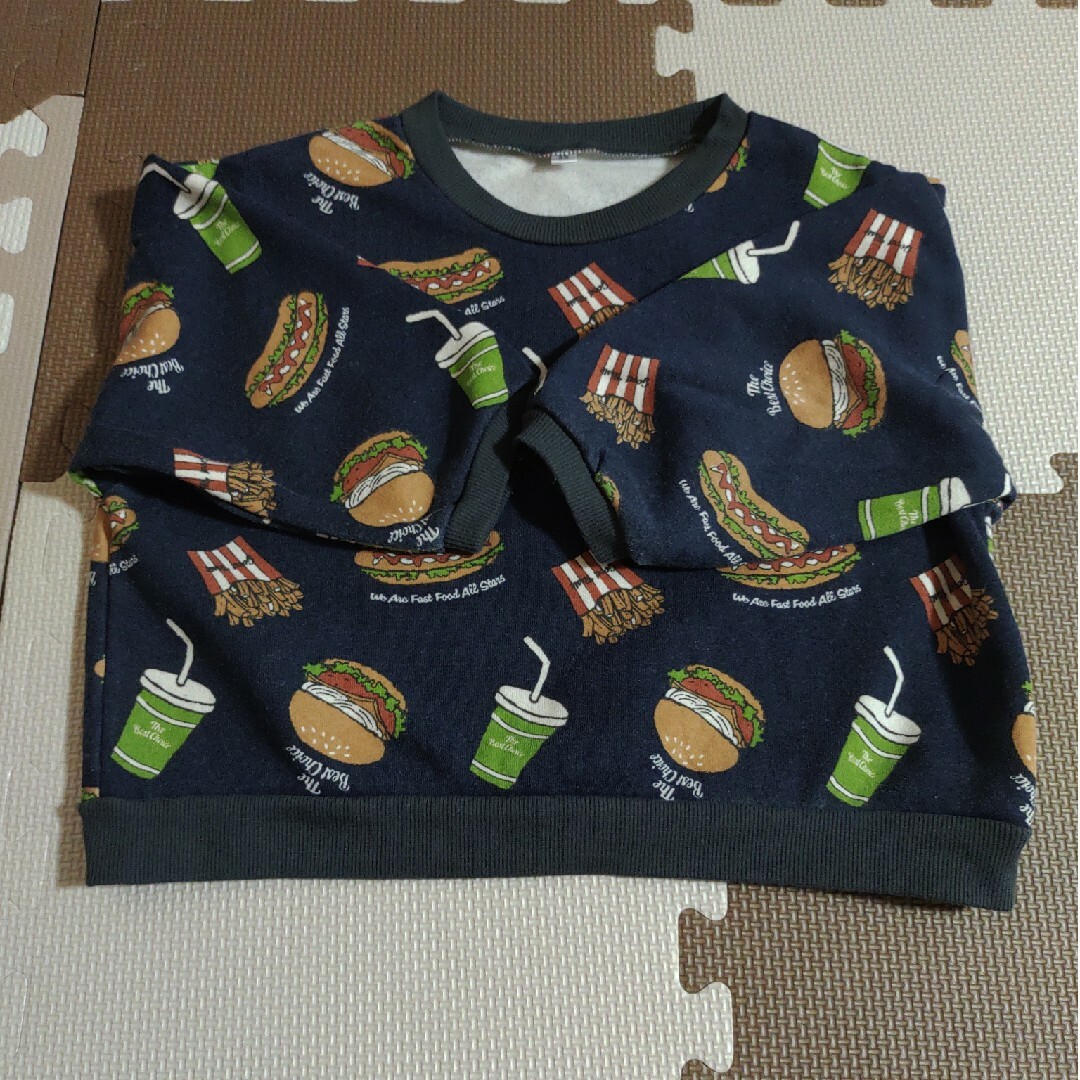 ハンバーガー総柄　裏起毛トレーナー キッズ/ベビー/マタニティのキッズ服男の子用(90cm~)(Tシャツ/カットソー)の商品写真