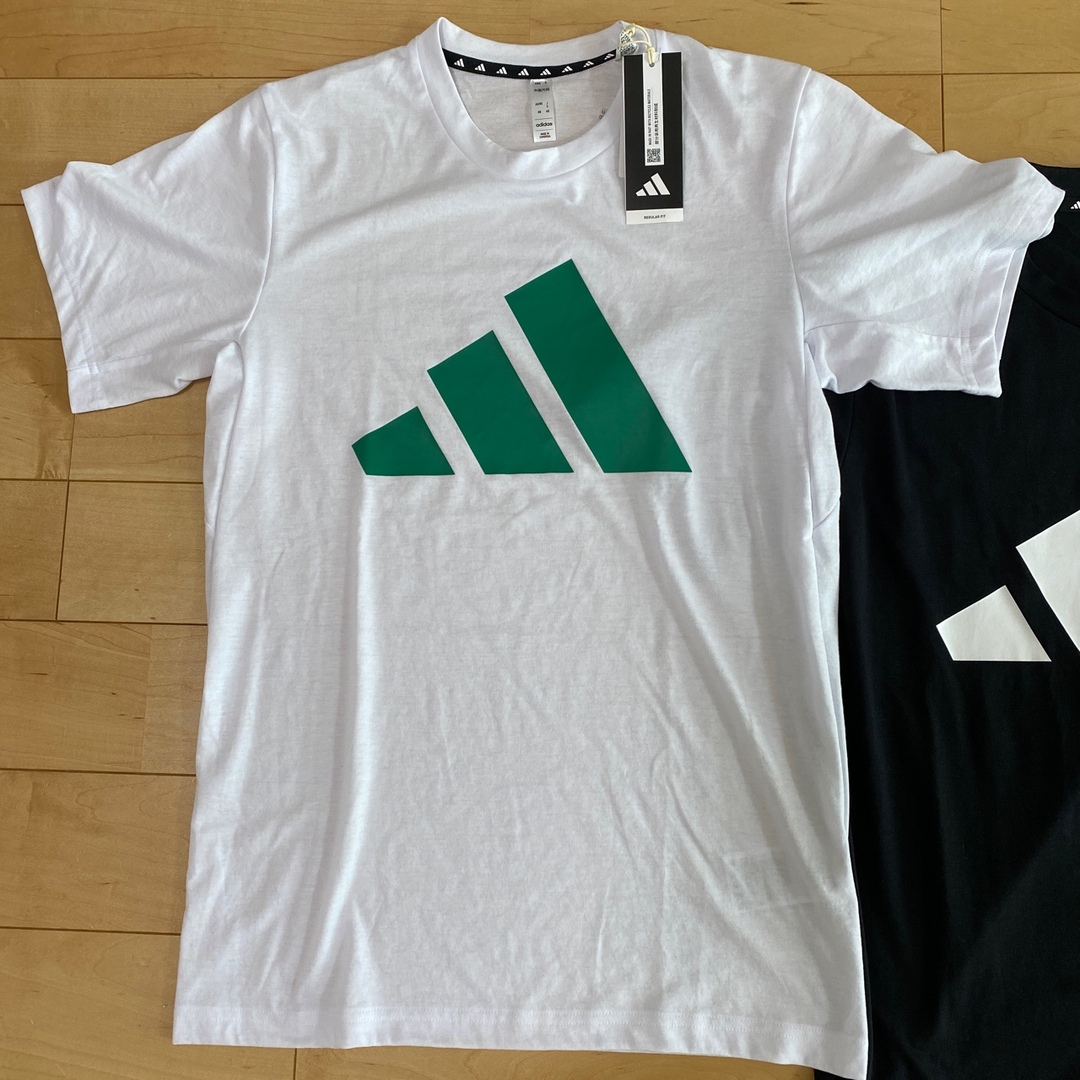 adidas(アディダス)の新品　アディダス　半袖　Ｔシャツ　S  2枚まとめ売り　ブラック　ホワイト メンズのトップス(Tシャツ/カットソー(半袖/袖なし))の商品写真