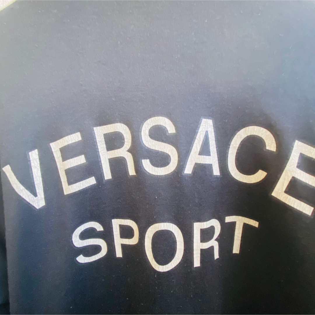 VERSACE(ヴェルサーチ)のヴェルサーチ スポーツ メンズ ハイネックジャージ Lサイズ メンズのトップス(ジャージ)の商品写真