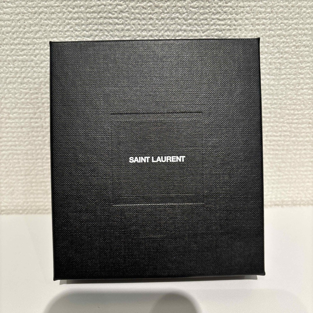 Yves Saint Laurent(イヴサンローラン)の新品/未使用品  YVES SAINT LAURENT  カードケース名刺入れ メンズのファッション小物(名刺入れ/定期入れ)の商品写真