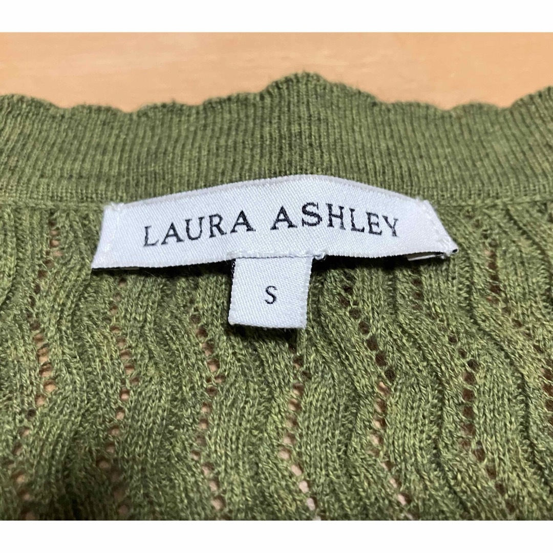 LAURA ASHLEY(ローラアシュレイ)の美品　ローラアシュレイ　カーディガン　Sサイズ　 レディースのトップス(カーディガン)の商品写真