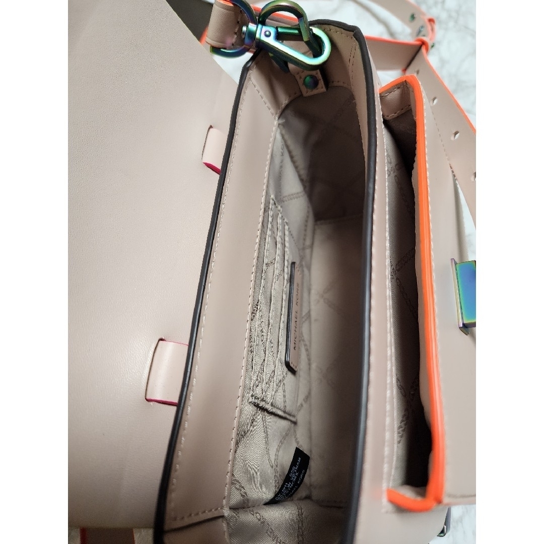 Michael Kors(マイケルコース)のマイケルコース マンハッタン ピンク レディースのバッグ(ショルダーバッグ)の商品写真