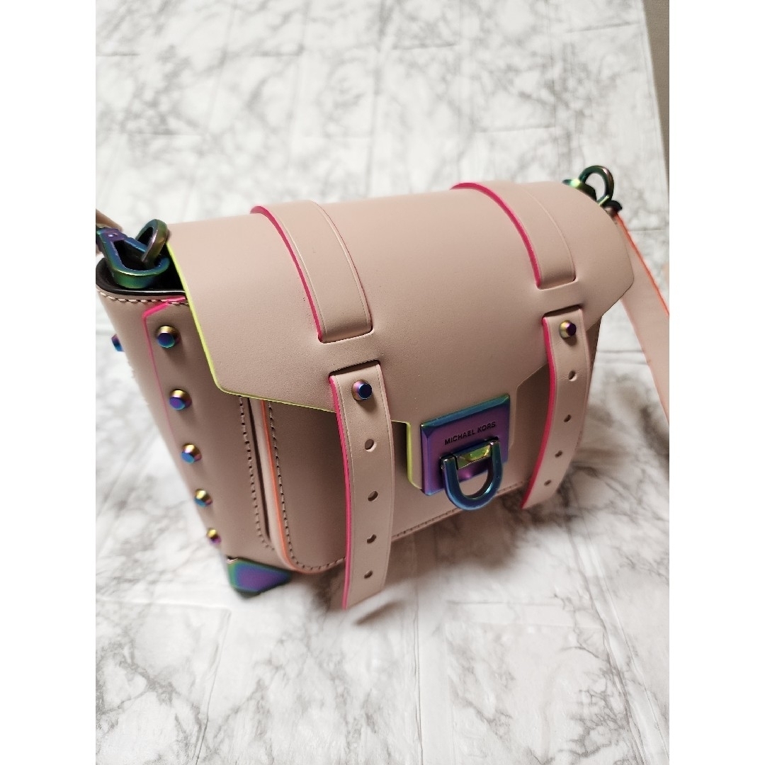 Michael Kors(マイケルコース)のマイケルコース マンハッタン ピンク レディースのバッグ(ショルダーバッグ)の商品写真