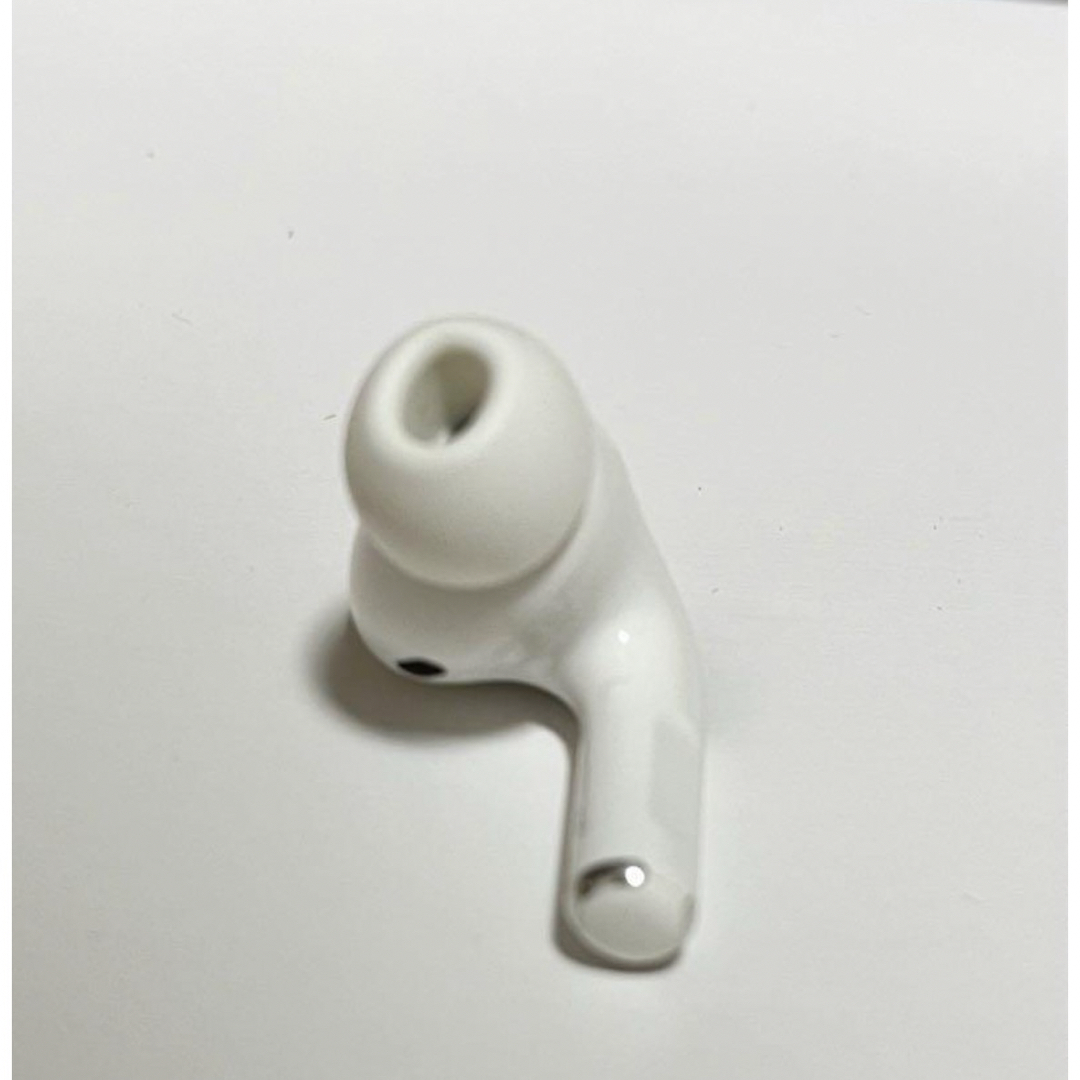 Apple(アップル)のAirPods left 左耳 ジャンク品 スマホ/家電/カメラのオーディオ機器(ヘッドフォン/イヤフォン)の商品写真