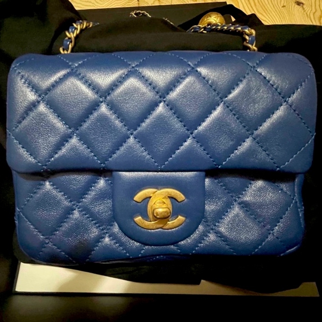 レディースCHANEL ミニマトラッセ　ブルー