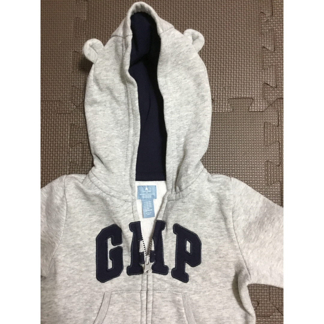 babyGAP(ベビーギャップ)の子供服パーカー80サイズ/GAP キッズ/ベビー/マタニティのベビー服(~85cm)(トレーナー)の商品写真