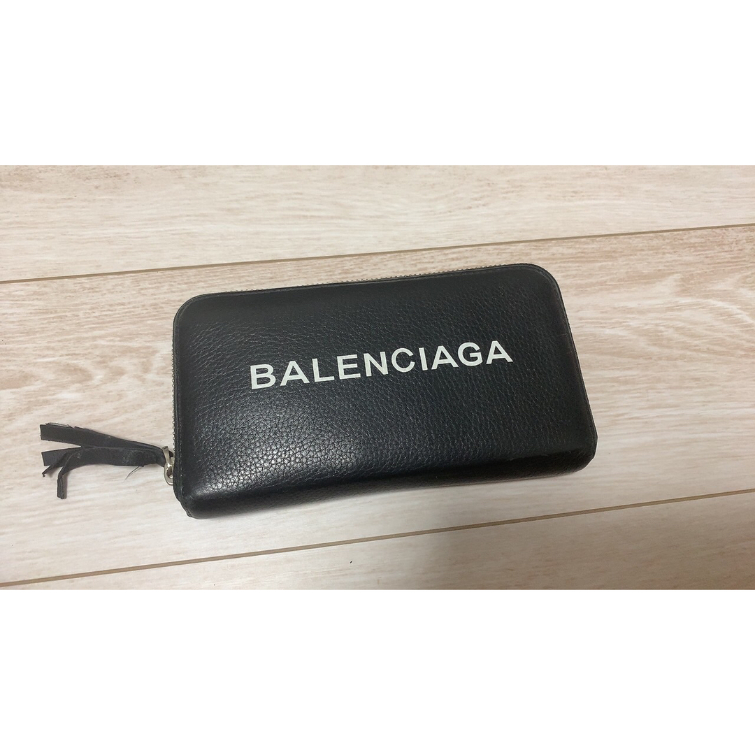 石黒氏は会長に BALENCIAGAバレンシアガ ロゴ ラウンドジップ長財布