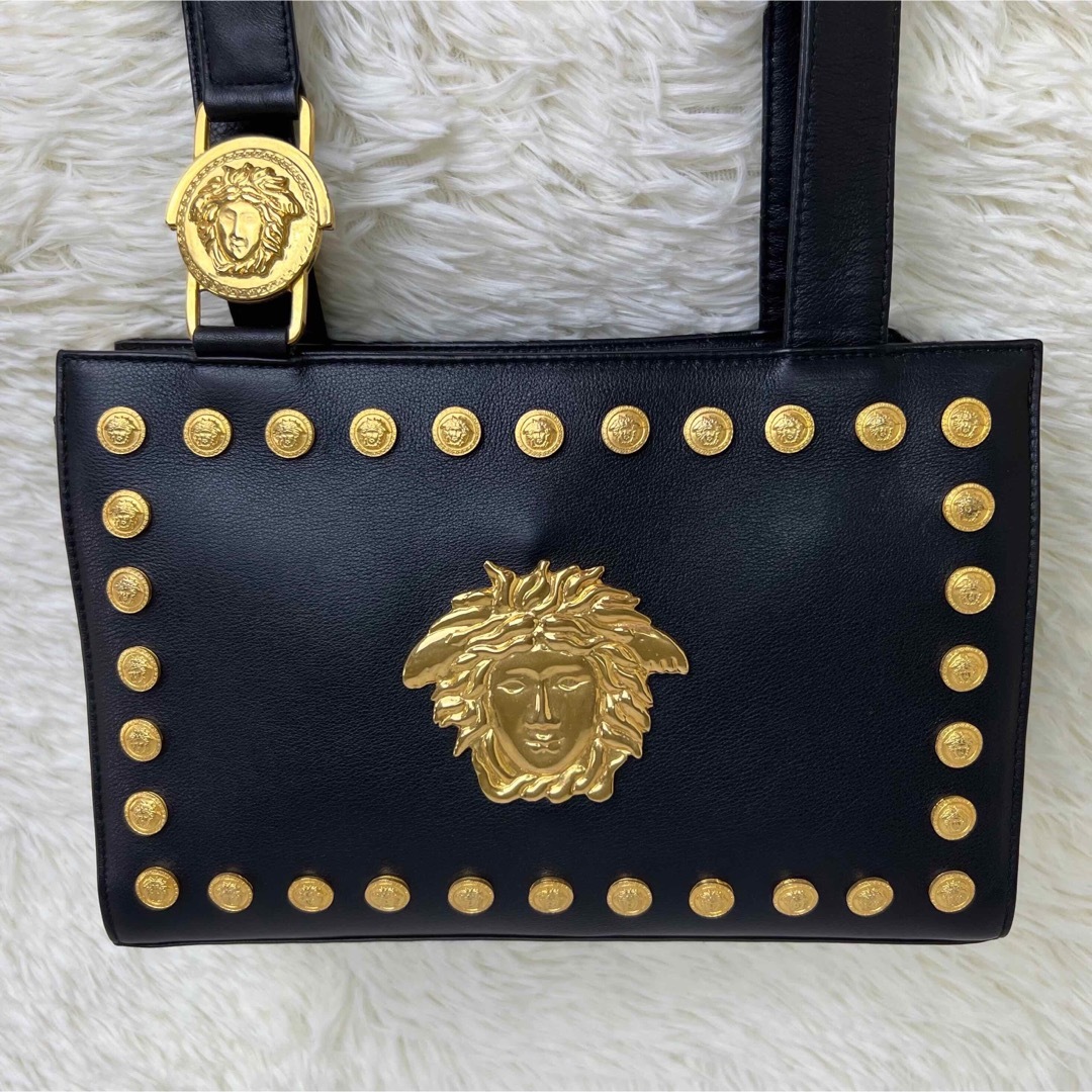 VERSACE - 人気♡極美品♡VERSACE ヴェルサーチ メデューサ ショルダー VERSACE - 人気♡極美品♡VERSACE ヴェルサーチ メデューサ ショルダー