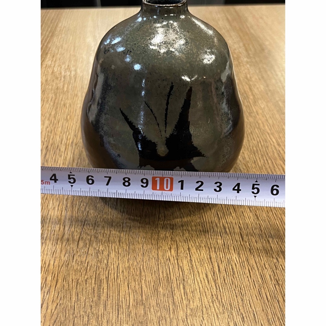 加藤釥 蝶文 壺 背戸窯 瀬戸焼 刻印 飾り壺 茶道具 茶陶 陶器 加藤釥 蝶文 壺 背戸窯 瀬戸焼 刻印 飾り壺 茶道具 茶陶 陶器
