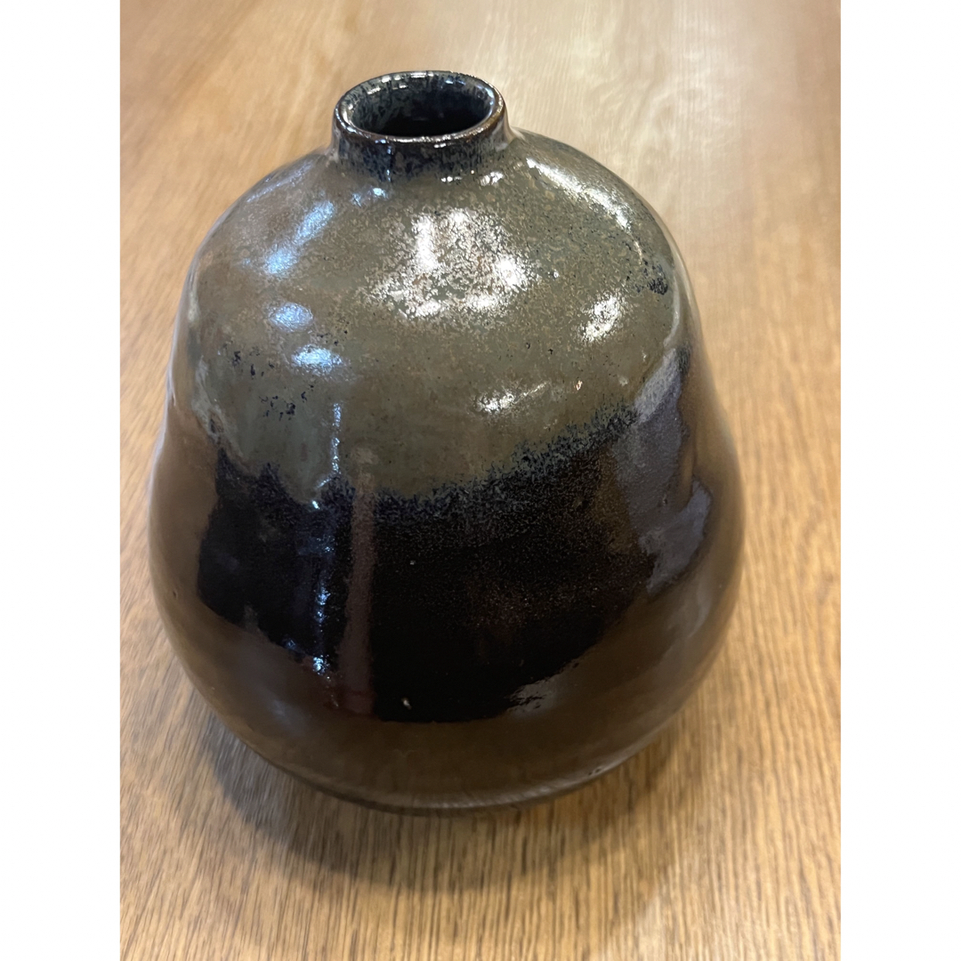 加藤釥 蝶文 壺 背戸窯 瀬戸焼 刻印 飾り壺 茶道具 茶陶 陶器 加藤釥 蝶文 壺 背戸窯 瀬戸焼 刻印 飾り壺 茶道具 茶陶 陶器