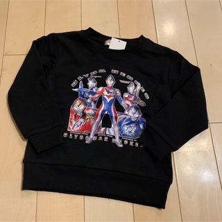 バンダイ(BANDAI)の⭐︎新品　ウルトラマン　デッカー　トレーナー　120 ブラック(Tシャツ/カットソー)