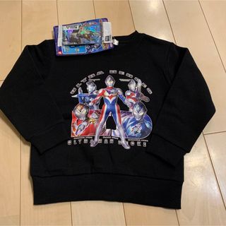 バンダイ(BANDAI)の⭐︎新品　ウルトラマン　デッカー　トレーナー　110 裏起毛ブラック(Tシャツ/カットソー)