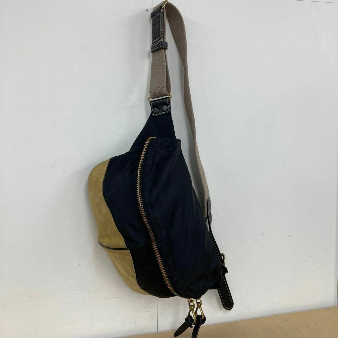 EVER KHAKI ボディーバッグ