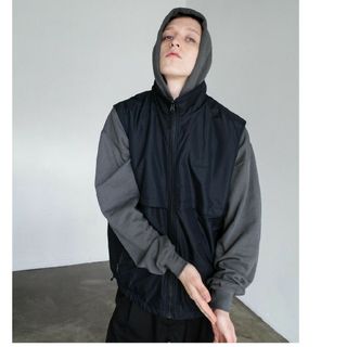 コモリ(COMOLI)の【最安出品】antwort reversible vest(ベスト)